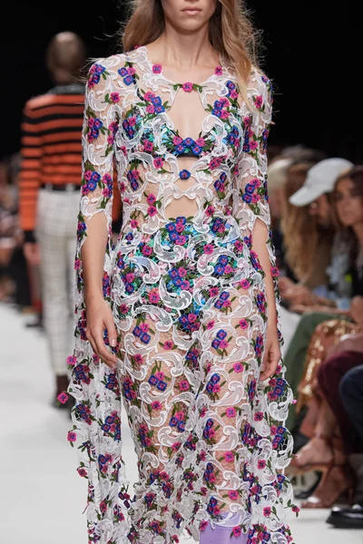 Look 26